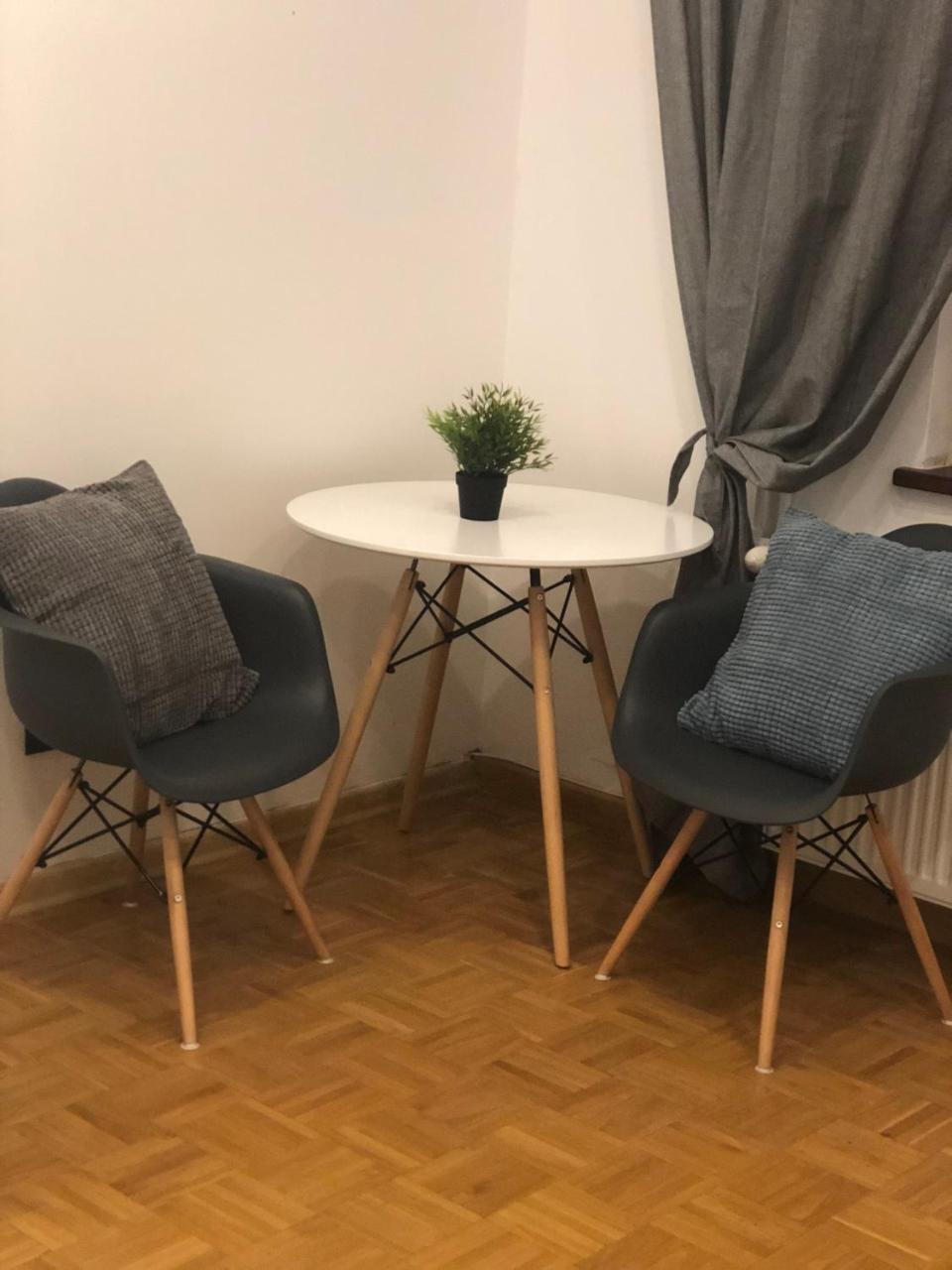 Livingroom 3 Self Check-in 24h Apartmán *